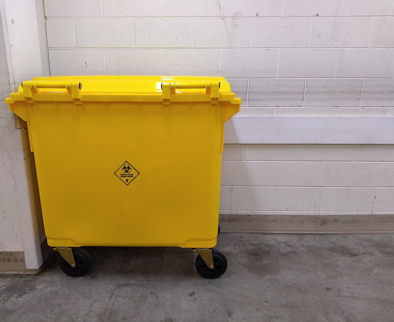 What are yellow bins used for in hospitals? WBS