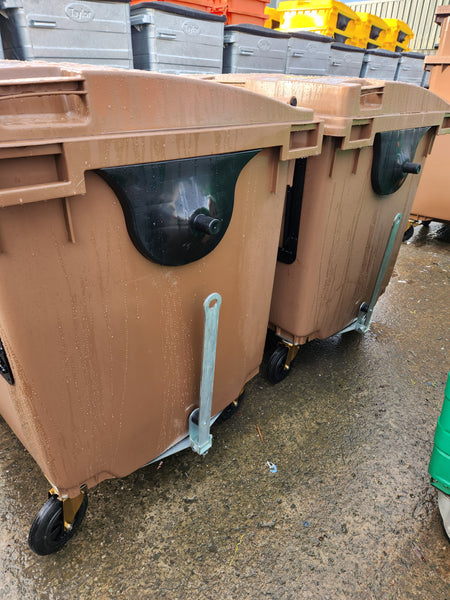 1100/770/660 Litre Towing Brackets